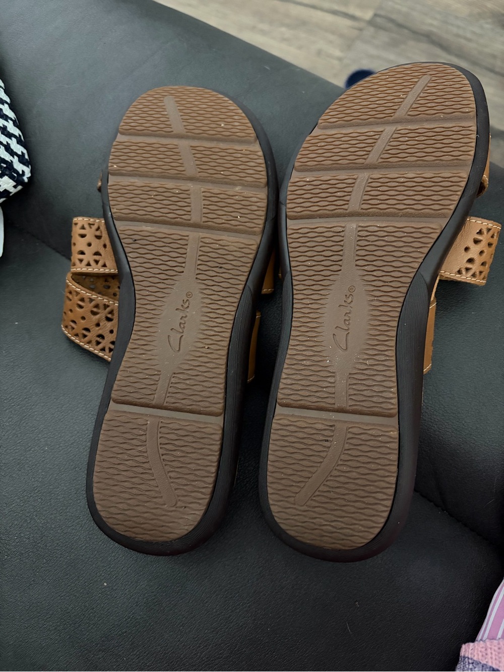 Clarks Women's Brown Triple-Strap Laser-Cut Slide Sandals - Picture 2 of 2